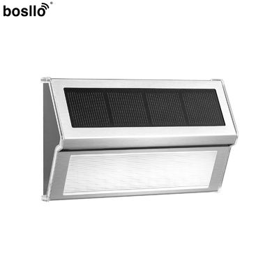 qualidade Lâmpadas de parede solares de aço inoxidável IP55 resistentes à água Iluminação solar de jardim montada na parede fábrica