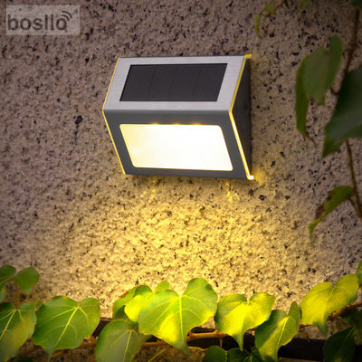 Good price Versátil e conveniente Iluminação solar de parede exterior 1.2V 1600mAh Bateria AAA Capacidade 153mm*38mm*76mm Tamanho do produto on-line