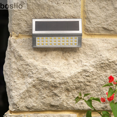 Bom preço. Luz quente 3000K lâmpadas solares de parede versáteis lâmpadas solares de exterior 8-10 horas de trabalho on-line